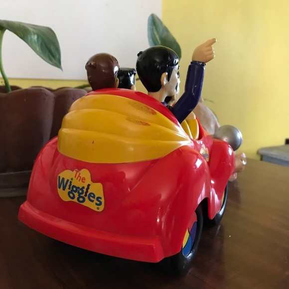The Wiggles Toot Toot Chuga Chuga Big Red Car with characters - Picture 7 of 11